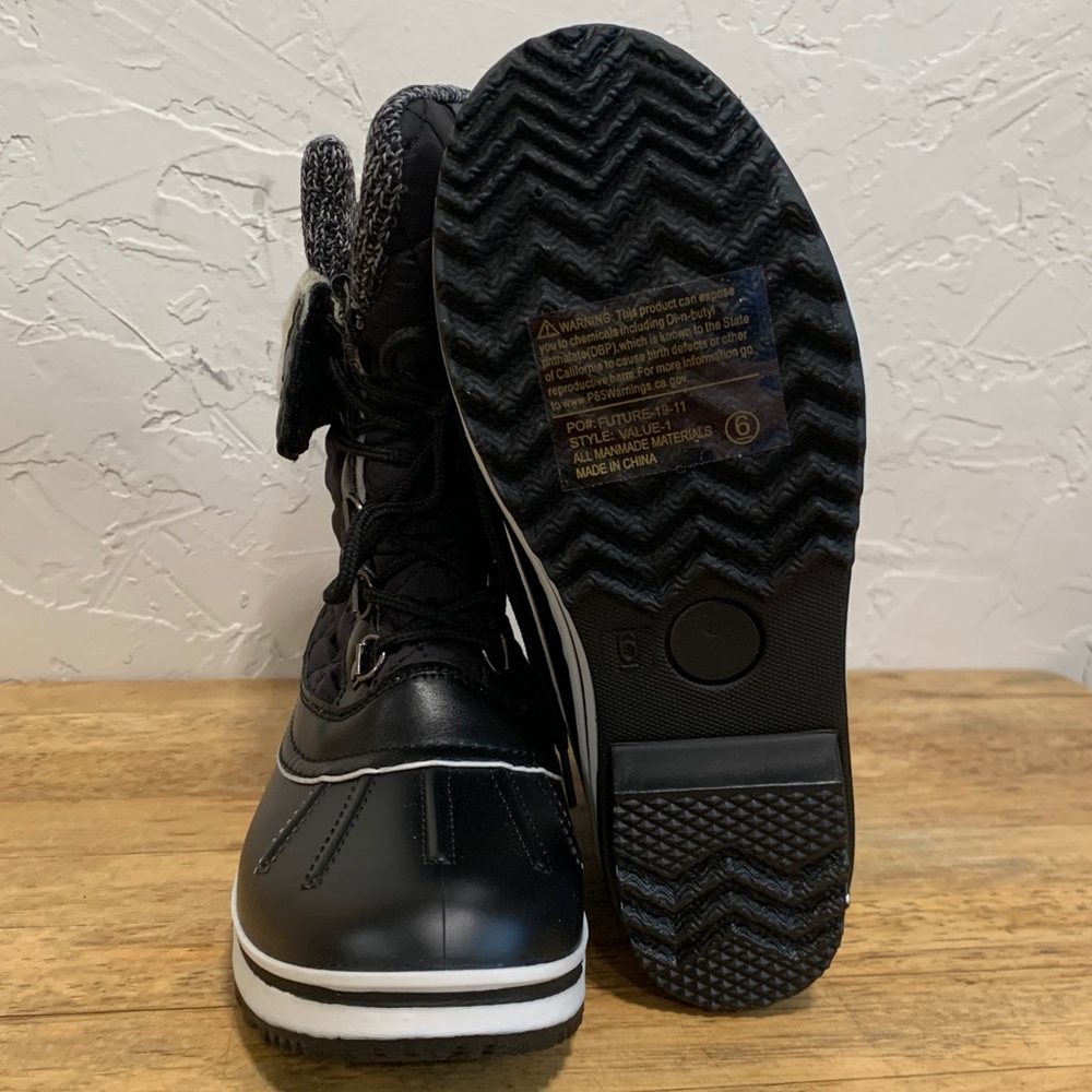 Duck Boots - image 4